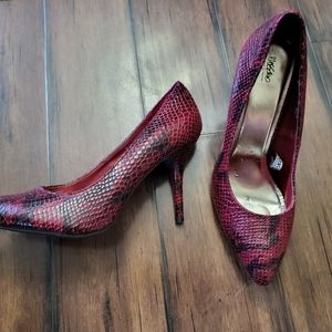 Mossimo snake skin heels size 10